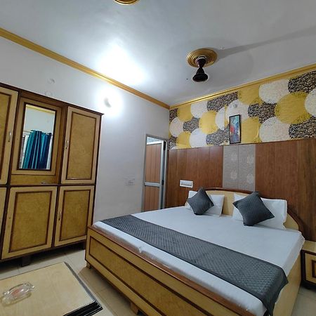 Hotel Swarajya Palace Агра Экстерьер фото