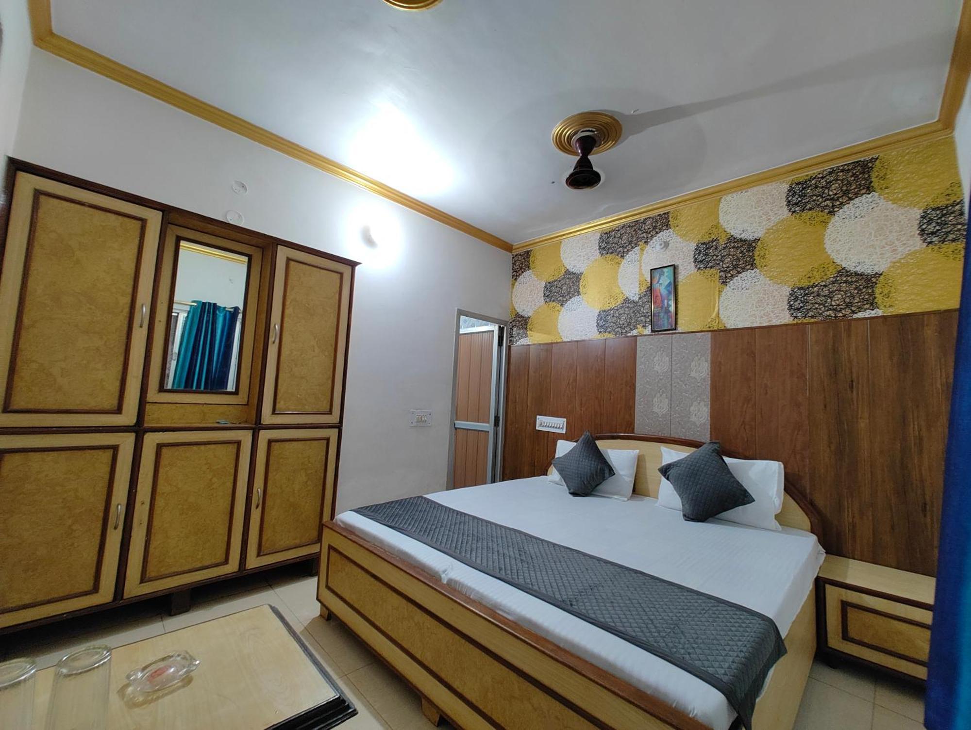 Hotel Swarajya Palace Агра Экстерьер фото